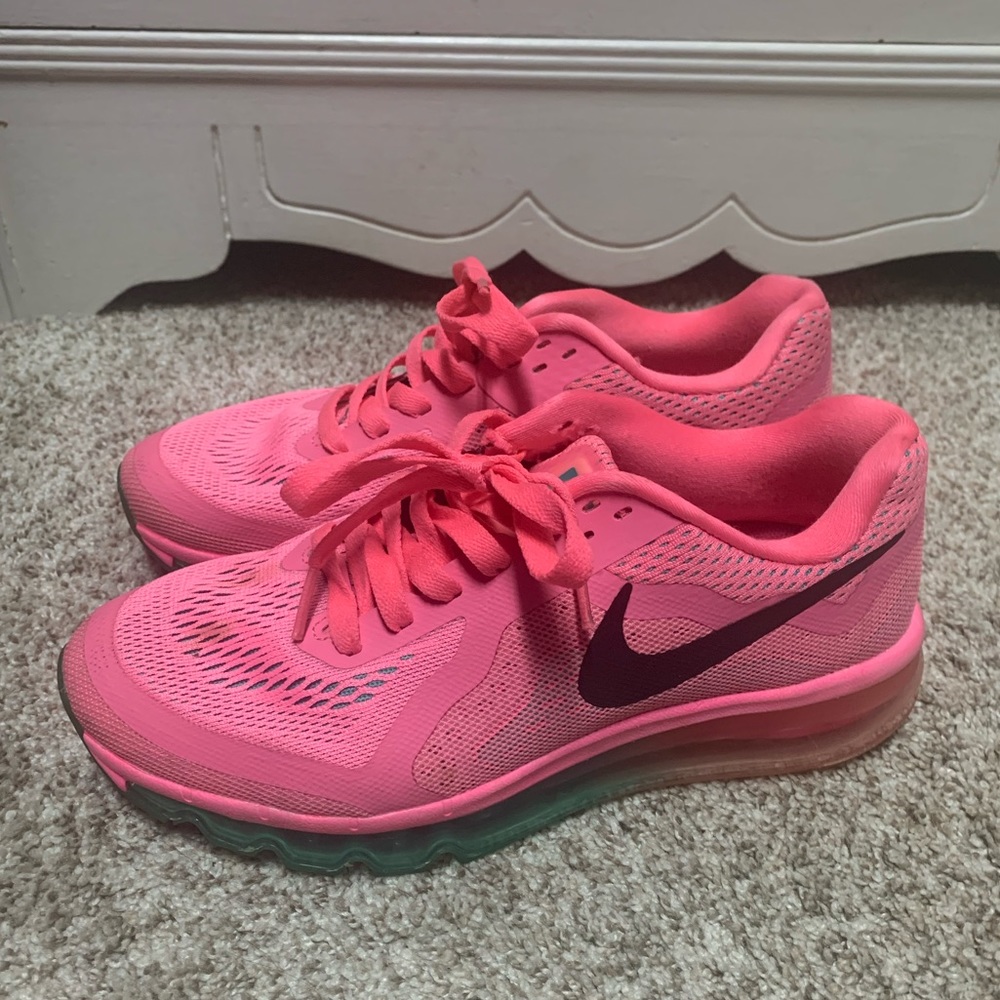 Nike Air Max running shoes  size 7